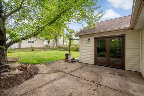 Exterior - 404 Saint Joseph Ave, O'fallon, MO 63366 photo 7 of 9