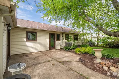 Exterior - 404 Saint Joseph Ave, O'fallon, MO 63366 photo 6 of 9