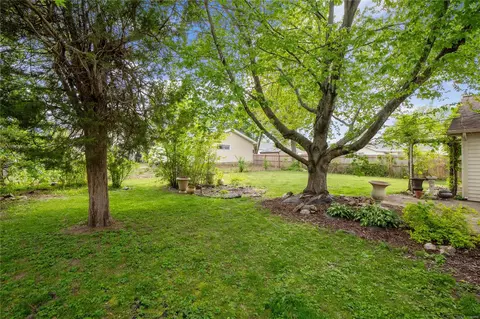 Exterior - 404 Saint Joseph Ave, O'fallon, MO 63366 photo 8 of 9
