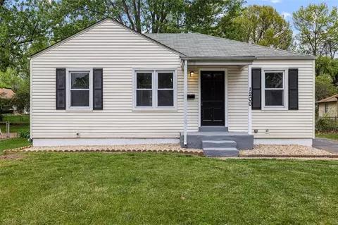 1200 Saint Florence Dr, Florissant, MO 63031
