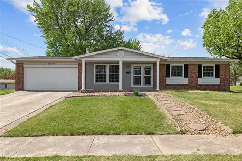 1590 Verlene Dr, Florissant, MO 63031