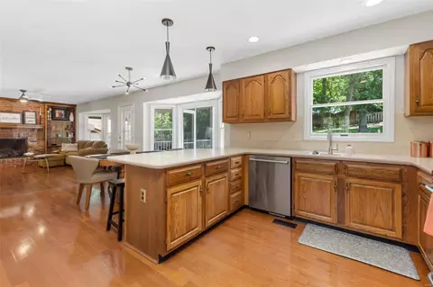 180 Spring Oaks, Ballwin, MO 63011 photo 4