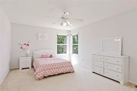 Bedroom - 16632 Chesterfield Manor Dr, Chesterfield, MO 63005 photo 5 of 5