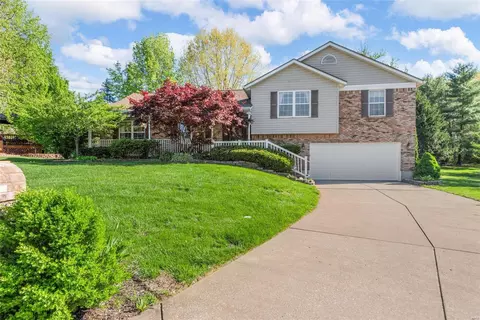 4 Sailmast Ct, Lake Saint Louis, MO 63367
