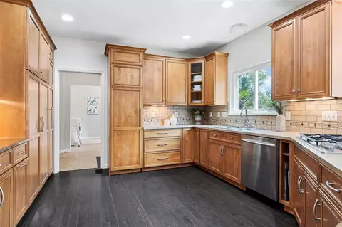 Kitchen - 16301 Autumn Crest Ct, Ellisville, MO 63011 photo 3 of 6