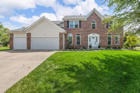 16301 Autumn Crest Ct, Ellisville, MO 63011