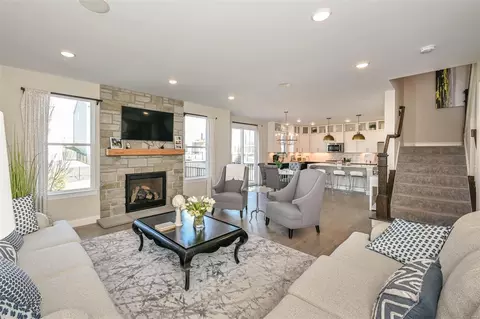 Living - 803 Upland Loop, O'fallon, MO 63368 photo 3 of 6