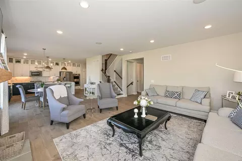Living - 803 Upland Loop, O'fallon, MO 63368 photo 4 of 6