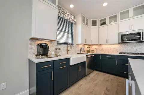 Kitchen - 803 Upland Loop, O'fallon, MO 63368 photo 4 of 7