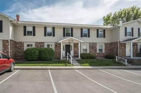2221 Highland Hill Dr #D, Saint Peters, MO 63376