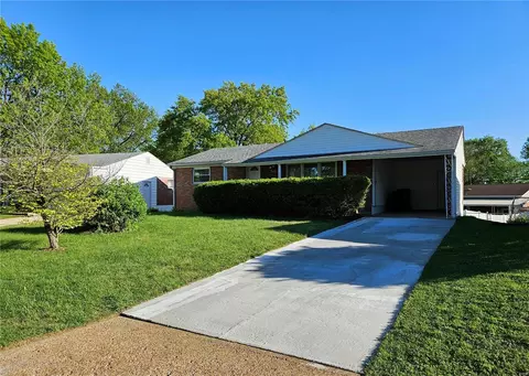 4114 Hummingbird Ct, Saint Louis, MO 63123