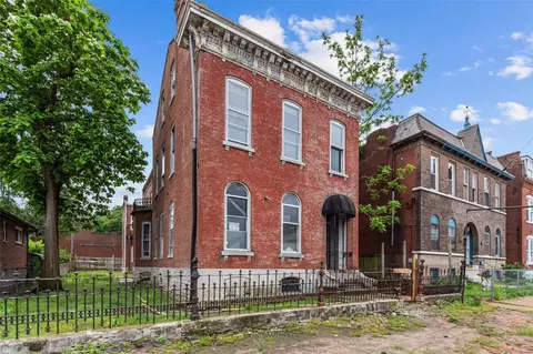 2210 Miami St, Saint Louis, MO 63118