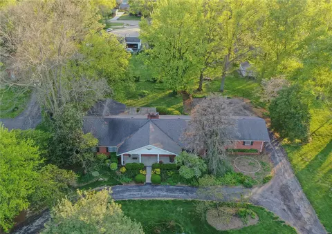 1389 Craig Rd, Saint Louis, MO 63146