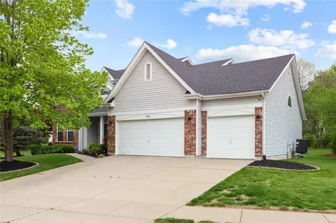 17065 Westridge Oaks Dr, Wildwood, MO 63040