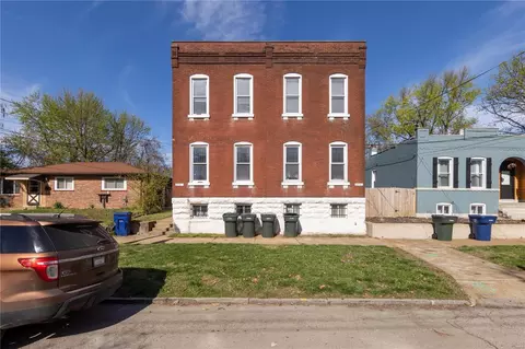 3741 Salena St, Saint Louis, MO 63118