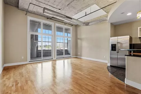 4100 Forest Park Ave #216, Saint Louis, MO 63108