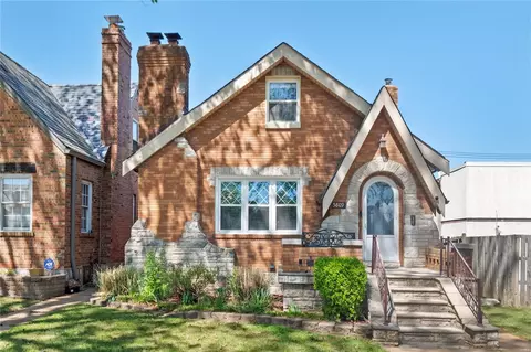 5809 Walsh St, Saint Louis, MO 63109