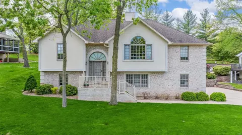 9 Chartres Ct, Lake Saint Louis, MO 63367
