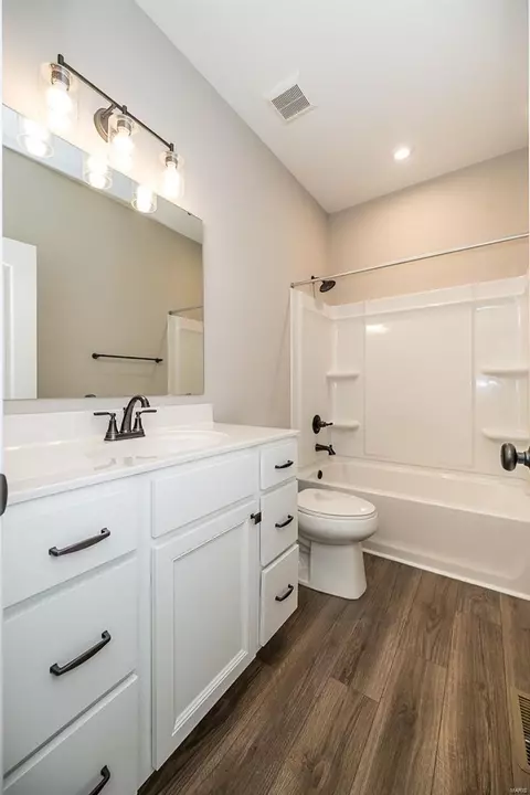 Bath - 1908 Rolling River Cir, Saint Paul, MO 63366 photo 3 of 3