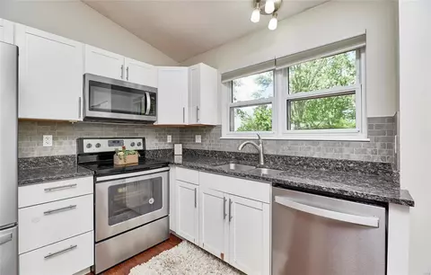 Kitchen - 13 Saddleback Ct, O'fallon, MO 63368 photo 3 of 3