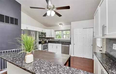 Kitchen - 13 Saddleback Ct, O'fallon, MO 63368 photo 2 of 3