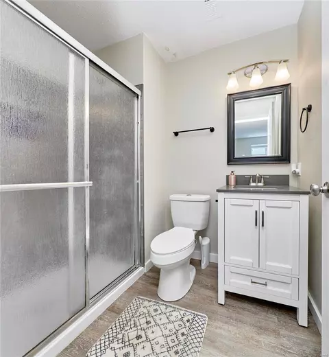 Bath - 13 Saddleback Ct, O'fallon, MO 63368 photo 2 of 2