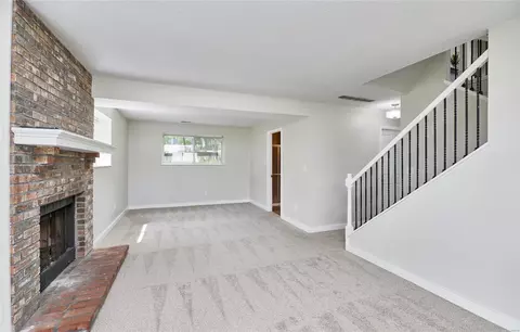 Living - 13 Saddleback Ct, O'fallon, MO 63368 photo 4 of 4