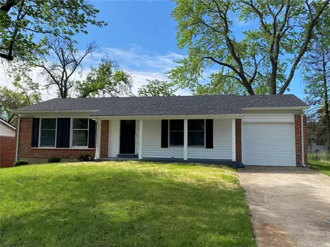 3073 Aberdeen Dr, Florissant, MO 63033