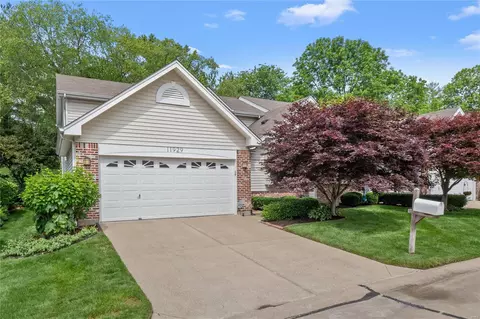 11929 Moorland Woods Cir, Saint Louis, MO 63146