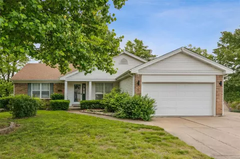 3 Golden Wheat Ct, Saint Charles, MO 63304