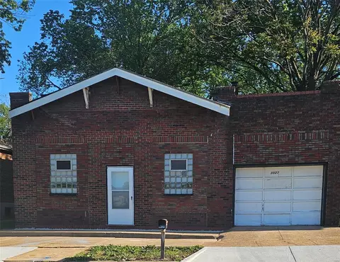 1027 Garth Ave, Saint Louis, MO 63147