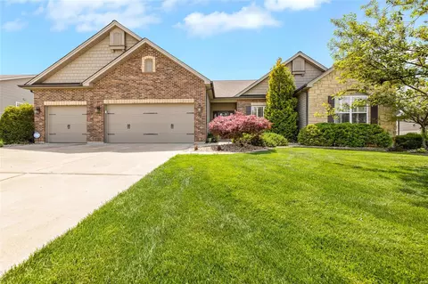 16 Milton Brennan Manor Ct, Wentzville, MO 63385
