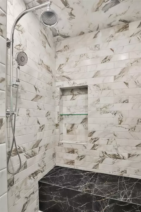 Bath - 18534 Hawks Rest Ct, Wildwood, MO 63069 photo 4 of 15