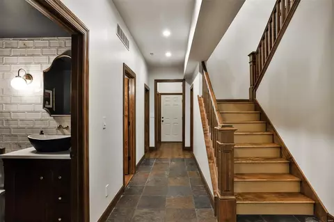Entry Way - 18534 Hawks Rest Ct, Wildwood, MO 63069 photo 5 of 7