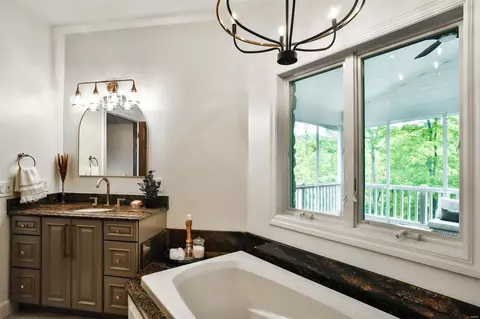 Bath - 18534 Hawks Rest Ct, Wildwood, MO 63069 photo 6 of 15
