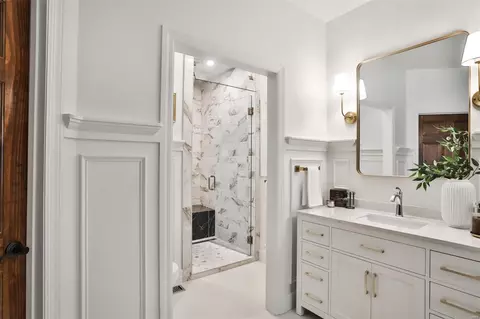 Bath - 18534 Hawks Rest Ct, Wildwood, MO 63069 photo 3 of 15