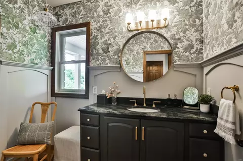 Bath - 18534 Hawks Rest Ct, Wildwood, MO 63069 photo 10 of 15