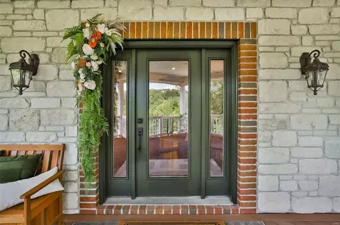 Entry Way - 18534 Hawks Rest Ct, Wildwood, MO 63069 photo 1 of 7