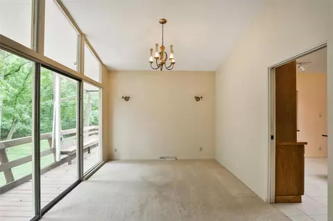Living - 3 Barrett Woods, Ballwin, MO 63021 photo 3 of 5