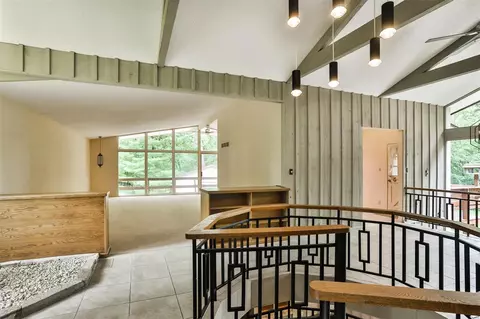 Entry Way - 3 Barrett Woods, Ballwin, MO 63021 photo 4 of 7
