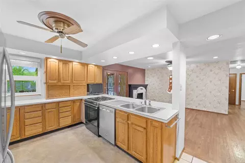 Kitchen - 525 Stephanie Ln, Manchester, MO 63011 photo 1 of 4