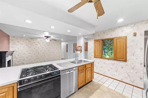 Kitchen - 525 Stephanie Ln, Manchester, MO 63011 photo 4 of 4