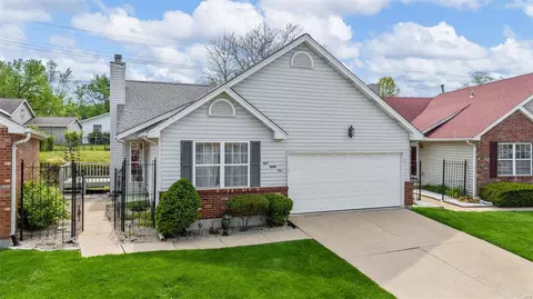 881 Du Pre Ct, Saint Peters, MO 63376
