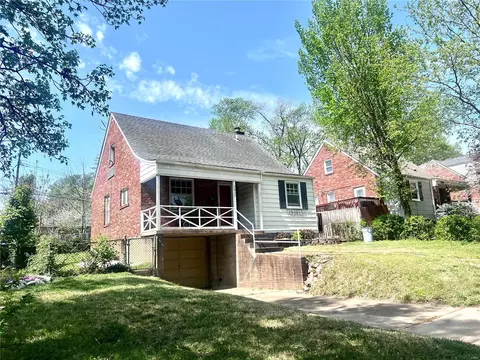 2837 Raritan Dr, Rock Hill, MO 63119