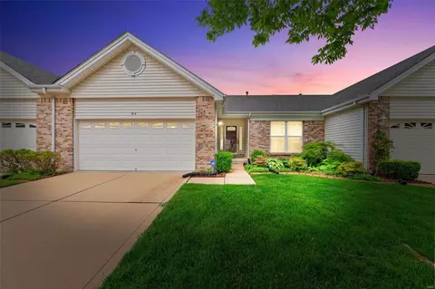 64 Sterling Pointe Dr #18B, Saint Charles, MO 63301