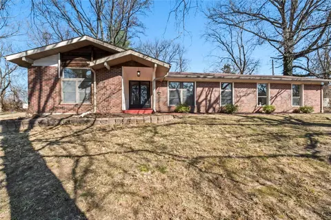 12460 Parkwood Ln, Black Jack, MO 63033