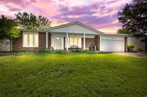 4076 Waterfall Dr, Florissant, MO 63034