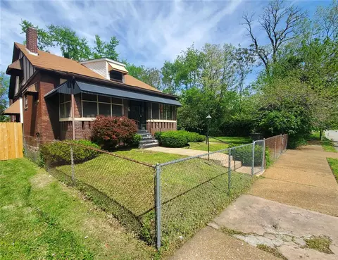 4739 Cote Brilliante Ave, Saint Louis, MO 63113