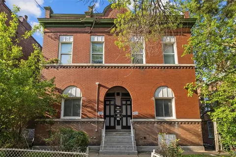 3135 Chippewa St, Saint Louis, MO 63118