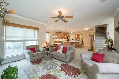 Living - 758 Thunder Hill Dr, O'fallon, MO 63368 photo 2 of 10
